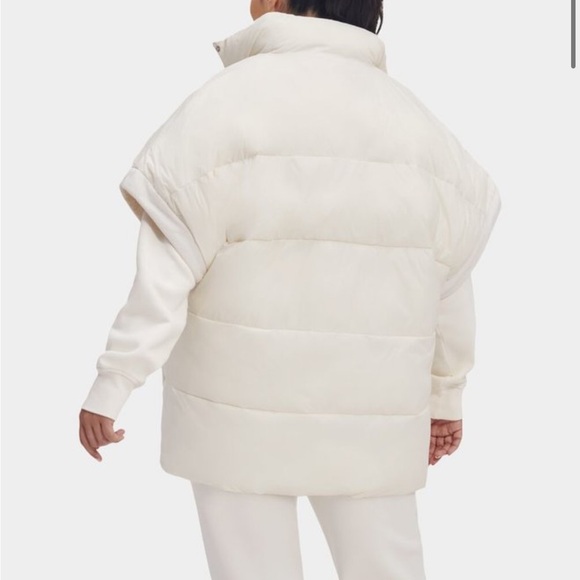UGG Puffer Vest Reversible Sydnee White/Tan (S/M) Oversized - Picture 8 of 9